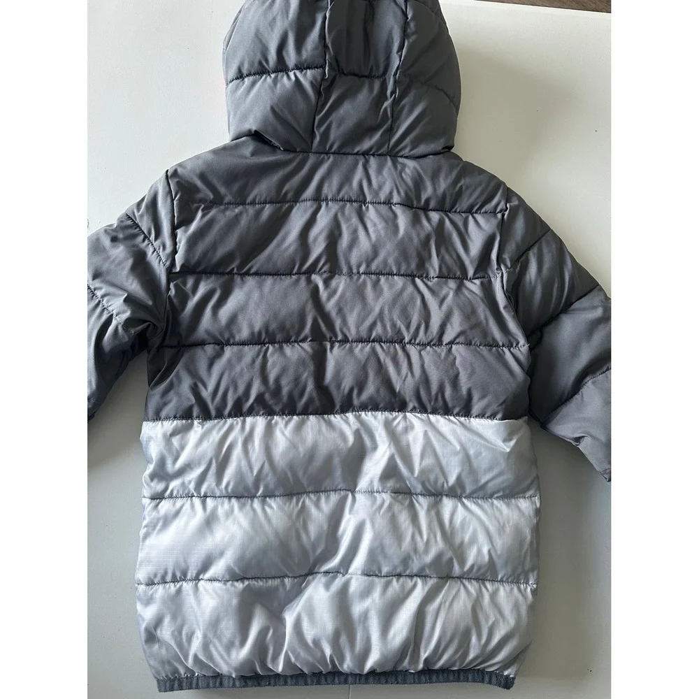 Under Armour Kids Gray Silver Colorblock Puffer Jacket Size 7 Full Zip Hooded